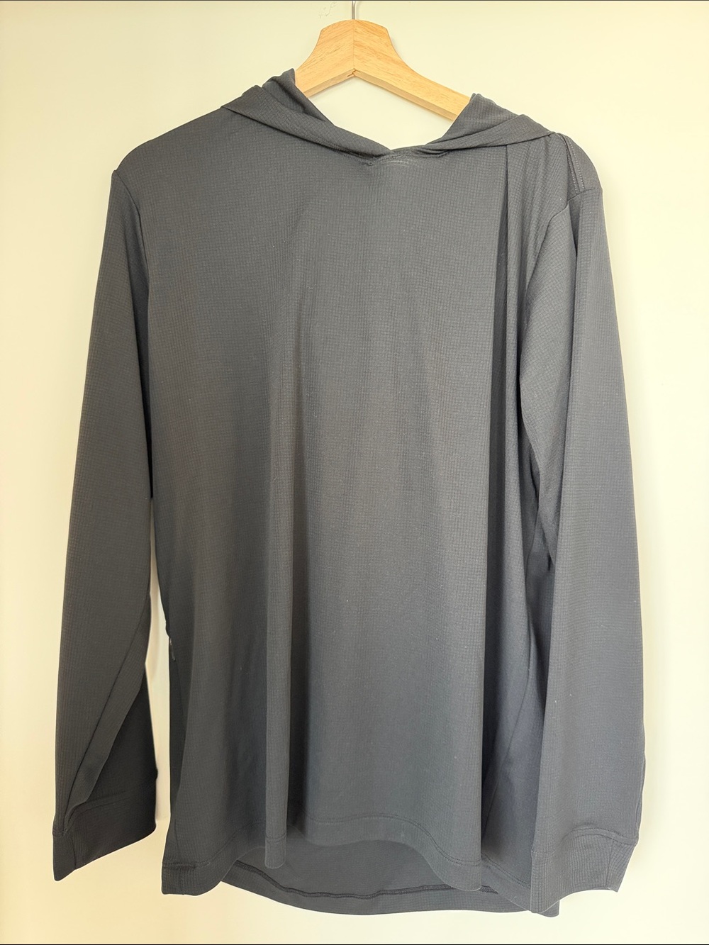 SunDayRed Hooded Athletic Lightweight Hoodie